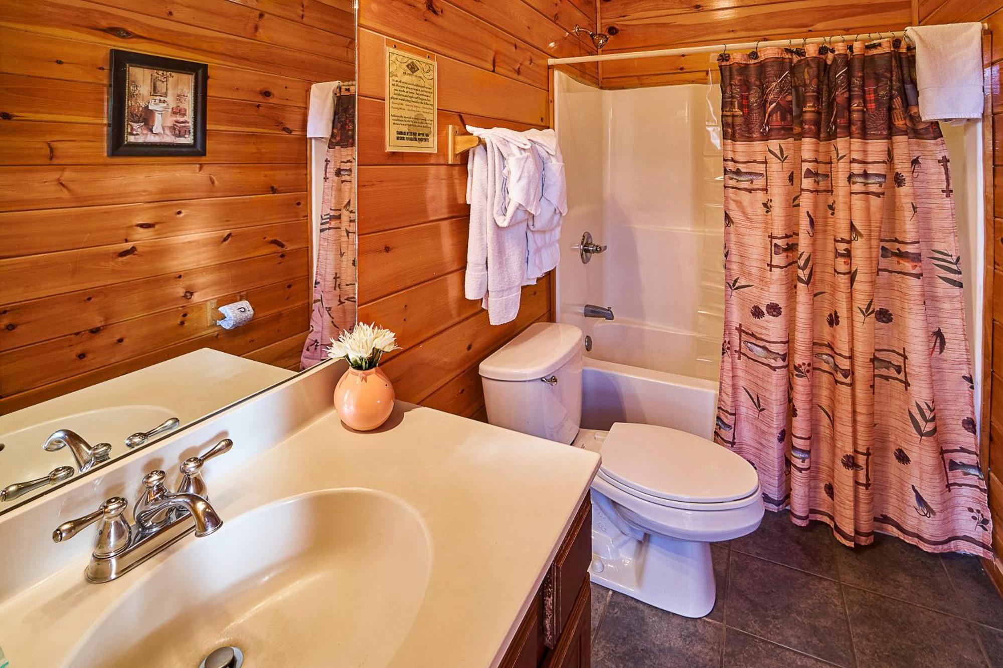 Snuggled Inn Holiday Home Gatlinburg Exterior photo