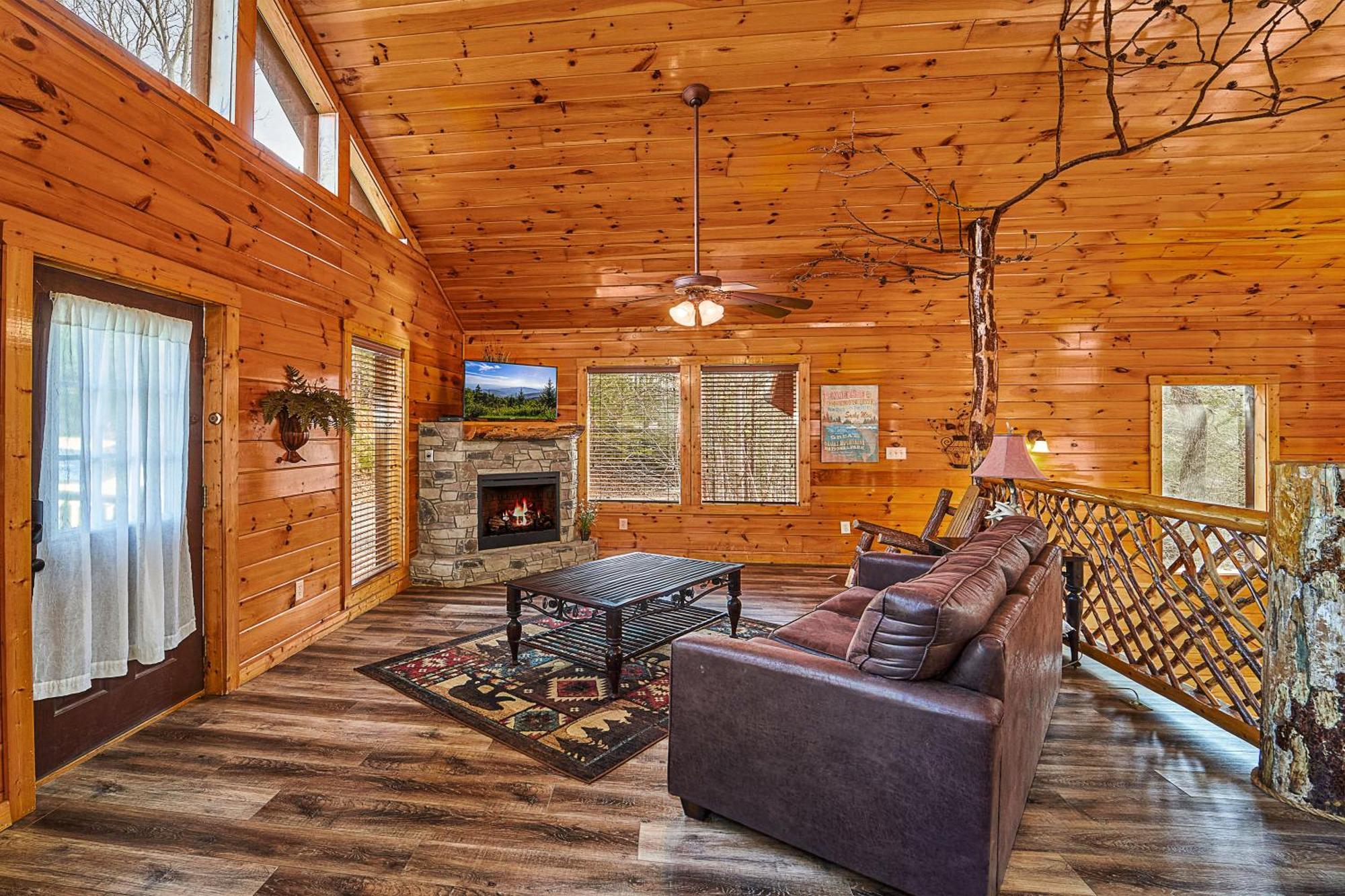 Snuggled Inn Holiday Home Gatlinburg Exterior photo