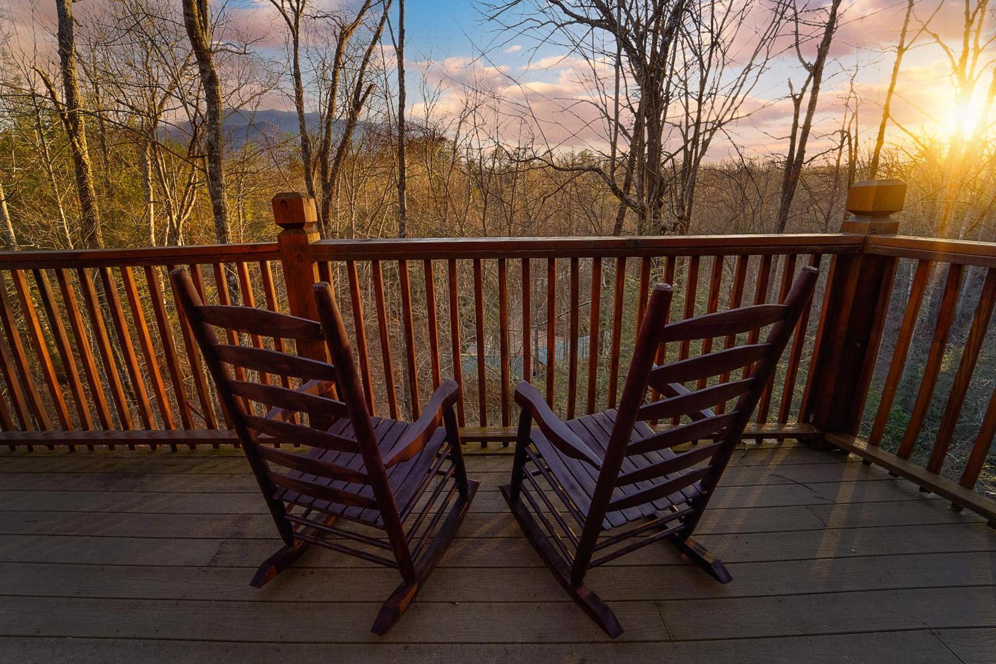 Snuggled Inn Holiday Home Gatlinburg Exterior photo